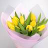 Букет "Солнечный поцелуй" — жёлтые тюльпаны в стильной упаковке
